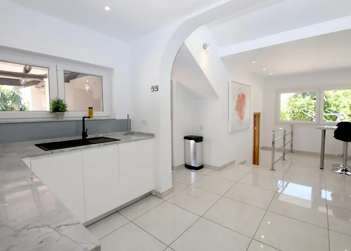 Campo * Εστεπόνα